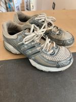 schöne Adidas Turnschuhe Gr. 40, Sohle top Thüringen - Rudolstadt Vorschau