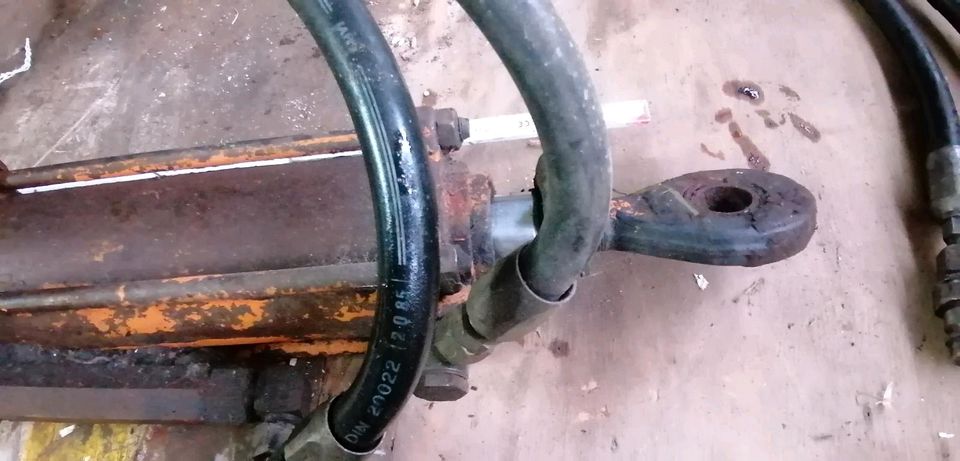 Hydraulikzylinder Zylinder 40mm Kolbenstange in Lienen