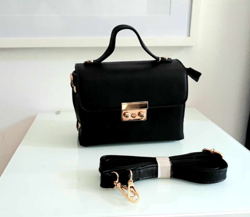NEU! Edle, kleine, schwarze Kofferhandtasche/Handtasche in München