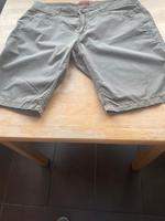 Shorts von S.Oliver in Gr.42 grün Nordrhein-Westfalen - Velbert Vorschau
