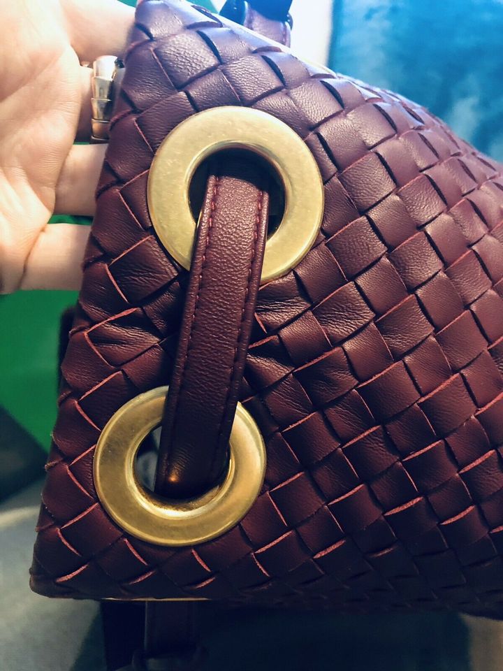 Bottega Veneta Shopper Handasche Tasche Bordeaux rot NEU in Berlin