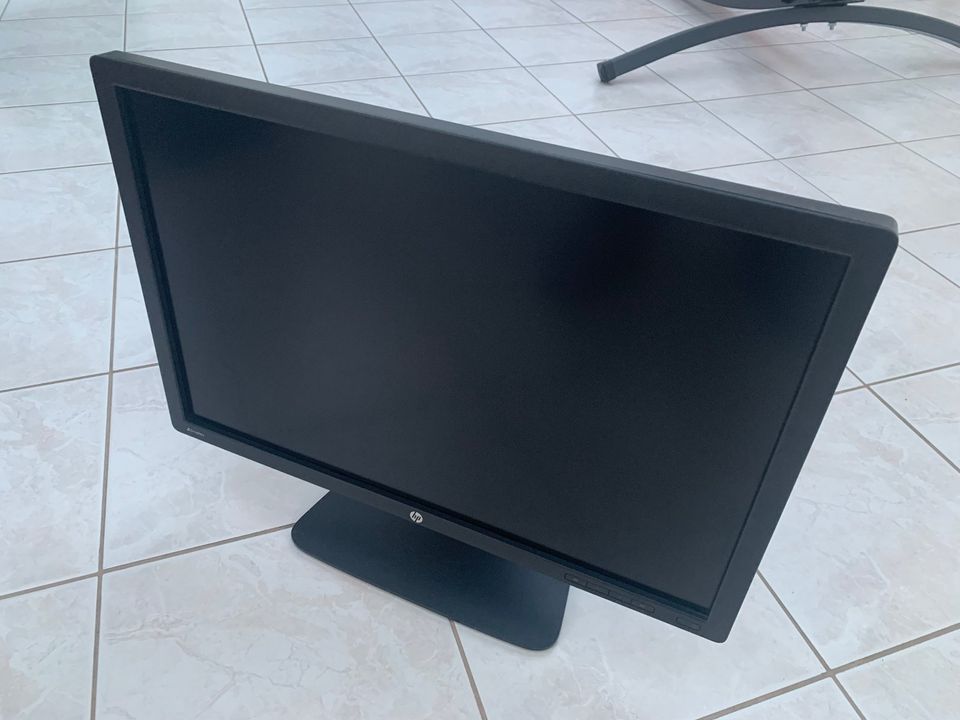 Monitor HP Z24i IPS Display in Berlin