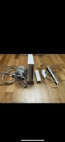 Nintendo Wii mit Ladekabel, Sensor, Controller, Nunchuck Bayern - Münsing Vorschau