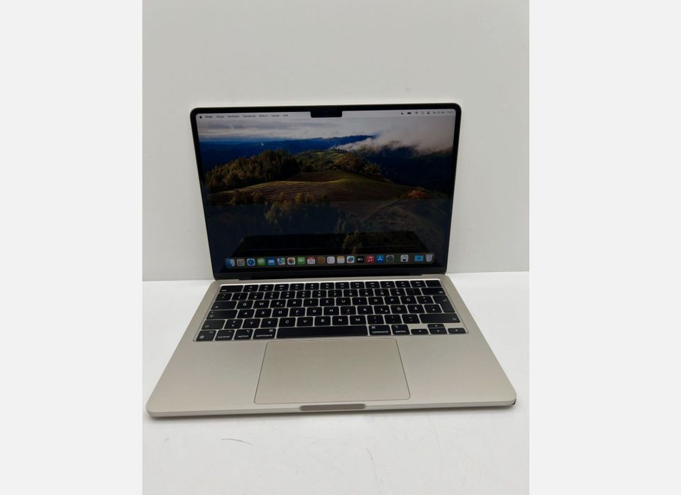 Apple MacBook Air 13" Apple M2 8GB 256GB M2 GPU MAC Laptop 2022 in Berlin