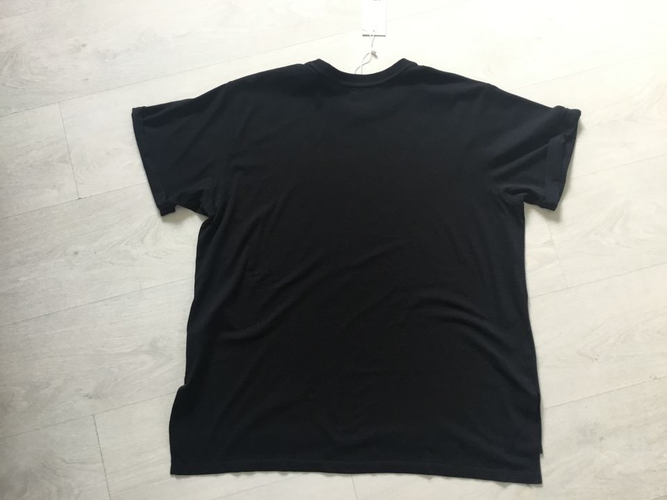 DKNY Damen T Shirt schwarz mit Strass Gr. 44/46 Neu mit Etikett in Essen