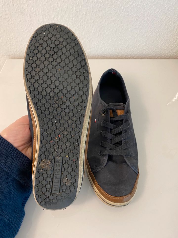 Tommy Hilfiger Sneaker Schuhe in dunkelblau - Größe 40 in Idstein