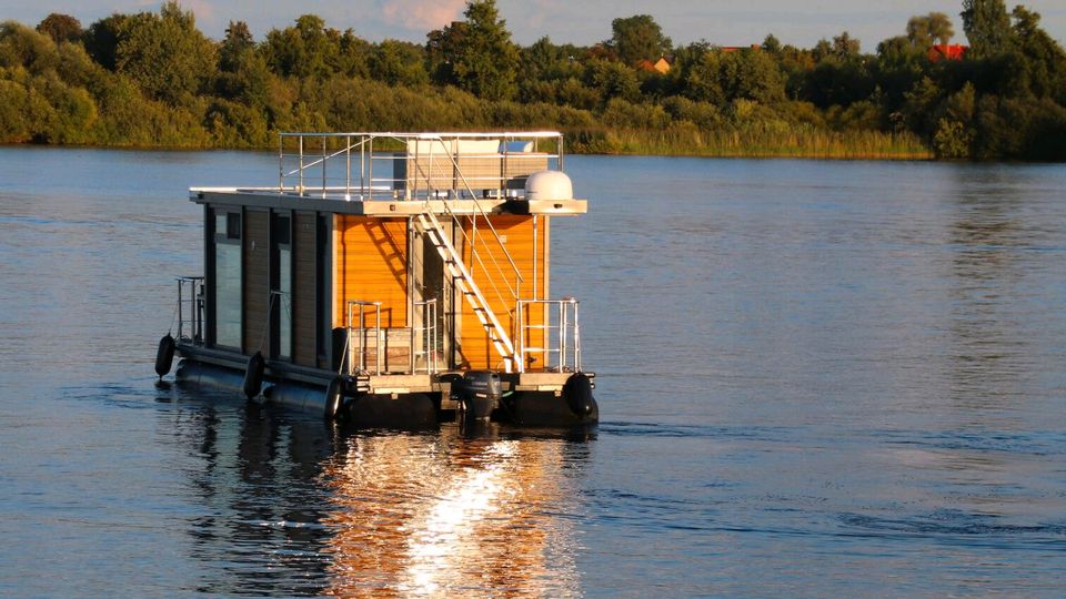 Ihr Traum-Urlaub mit dem Hausboot "Bellevue" auf der Seenplatte in Lüneburg
