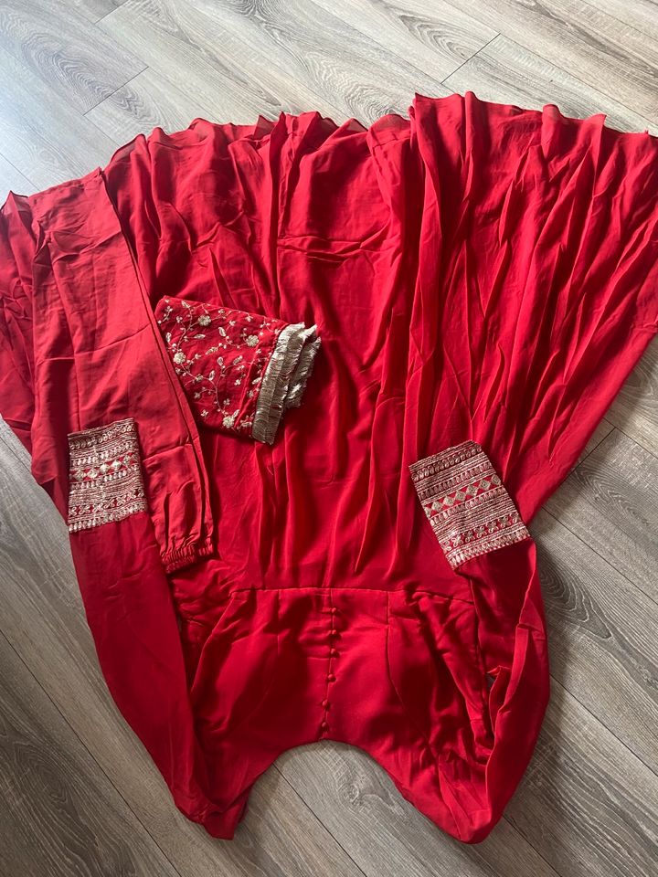 Anarkali Red in Kaarst