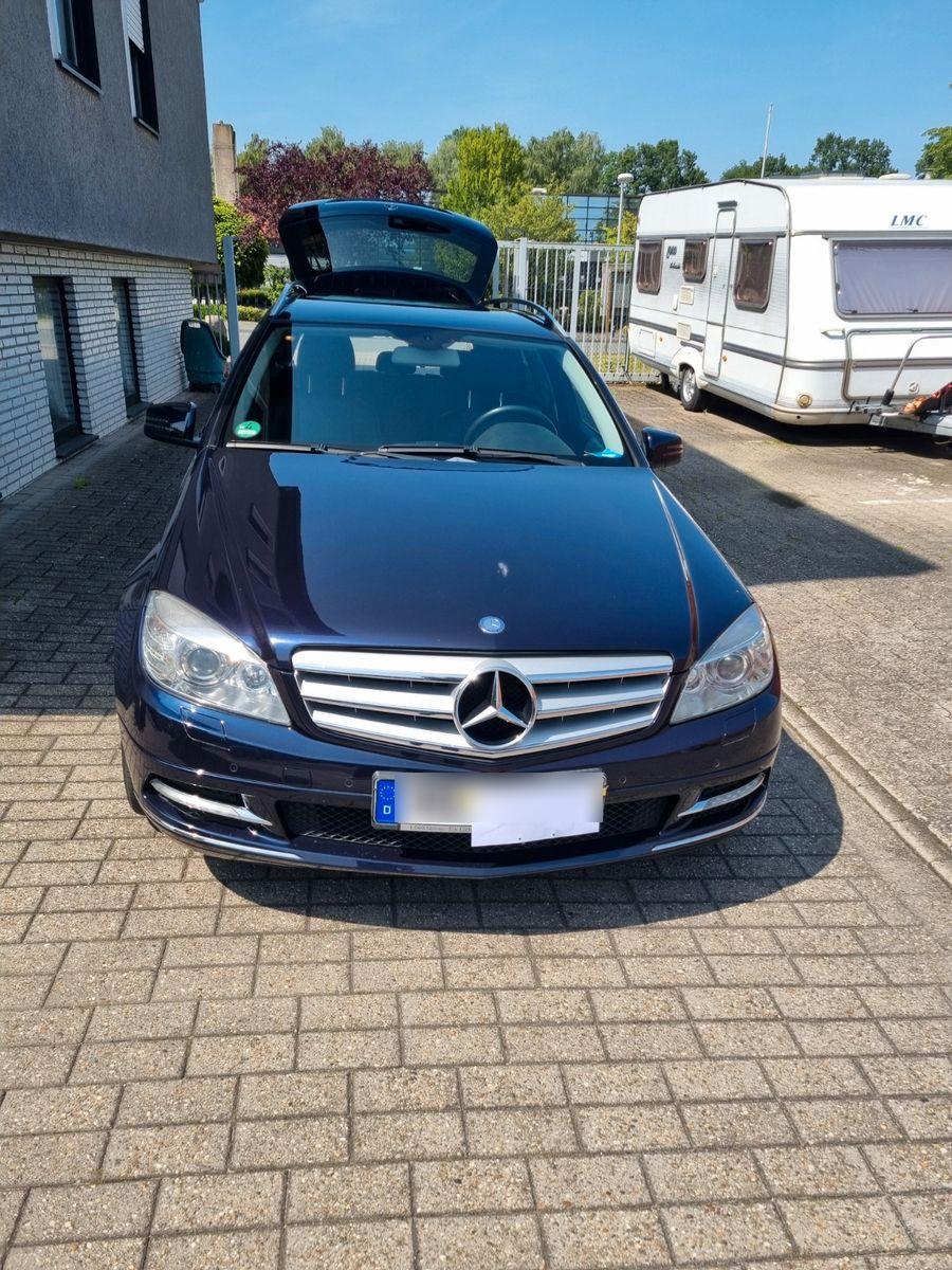 Abbildung des Autos Mercedes-Benz 220