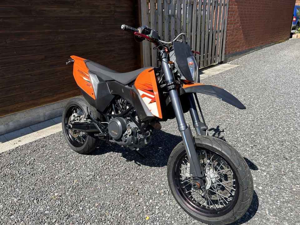 KTM SMC 690 Akrapovic in Marschacht