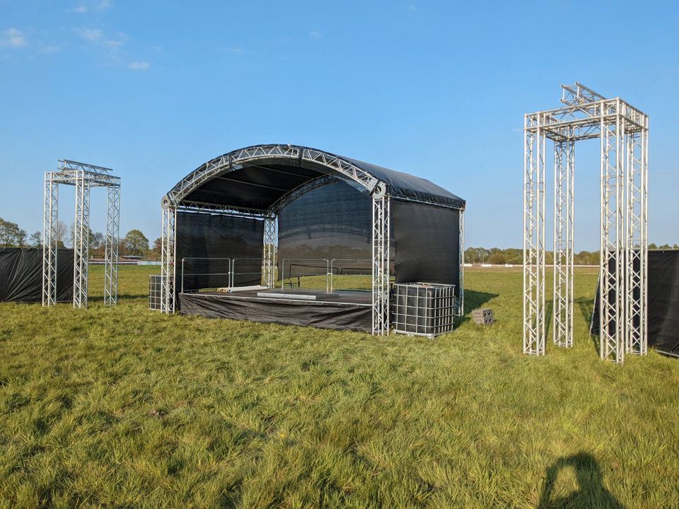 Bühne 6x4m oder 4x3m (Rundbogenbühne Traversen Podeste) in Bülstedt