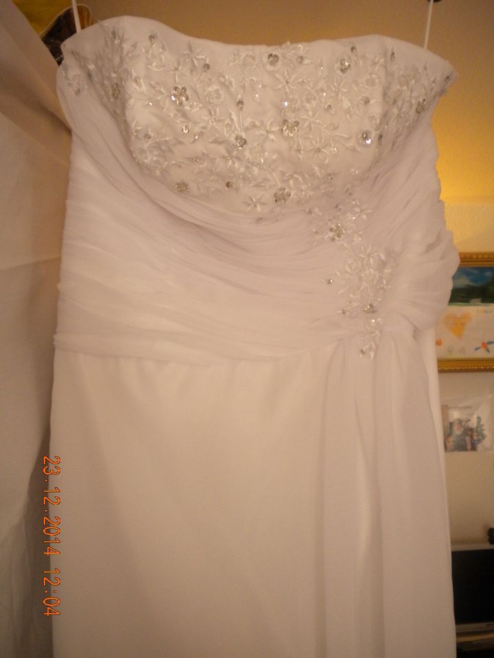 neues ungetragenes Brautkleid mit Pailletten in Reutlingen