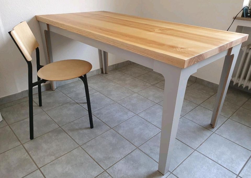 Holz | Lohnfräsen | CNC | Sperrholz | Einzelanfertigungen | Tisch in Tribsees