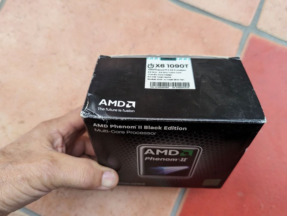 AMD Boxed Standard Lüfter für Phenom II X6 1090T Prozessor AM3 in Stelle