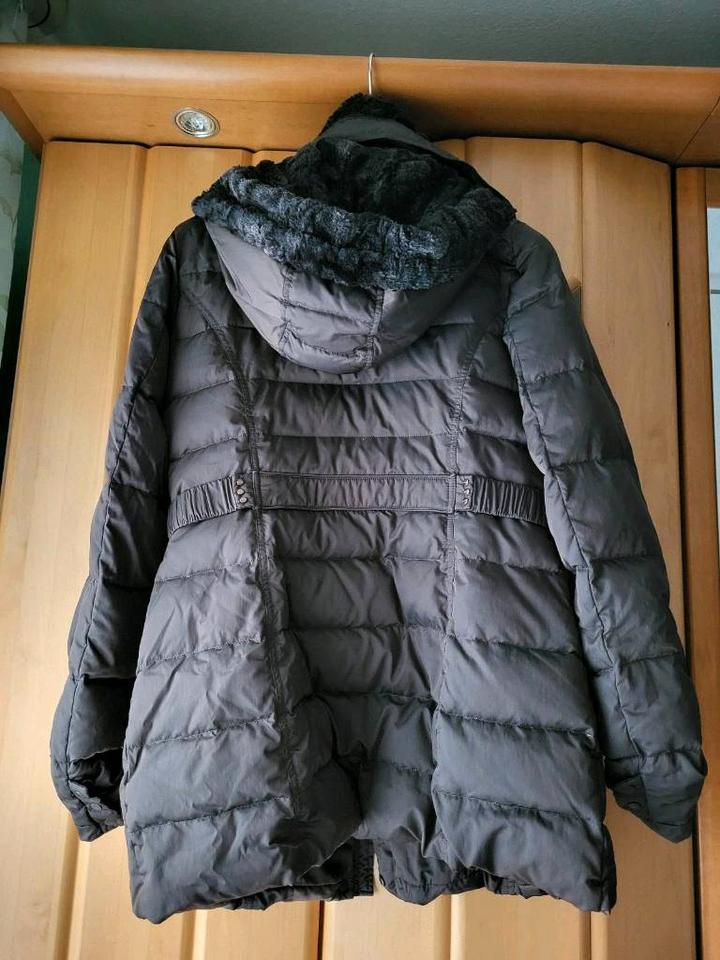 Beaumont Winterjacke, Daunen, waschbar,40, 38/40 kaum getragen in Windeck
