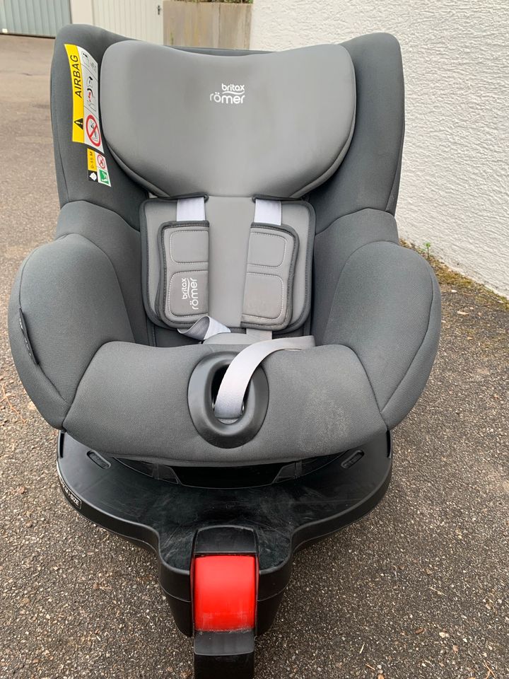 Britax Römer Dualfix M i-Size Kindersitz in Winnenden