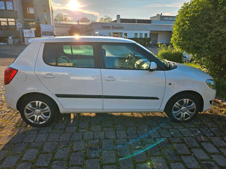 Skoda Fabia 1.2 TSI *Scheckheft* in Korb