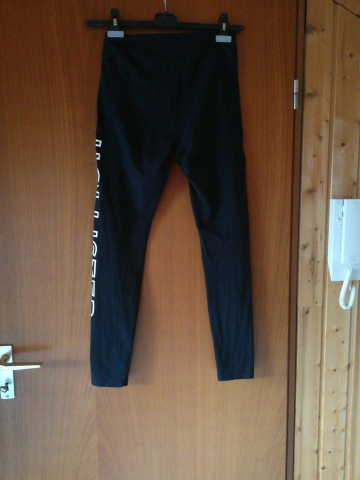 HOLLISTER Damen Leggins Gr. M schwarz in Herrenberg