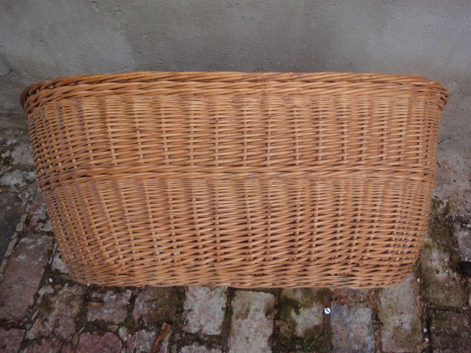 großen Bast Korb, Baby Korb 90 x 56 cm in Ronneburg