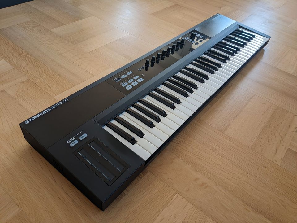 Komplete Kontrol S61 * MIDI Keyboard * Neuwertig in Nürnberg (Mittelfr)