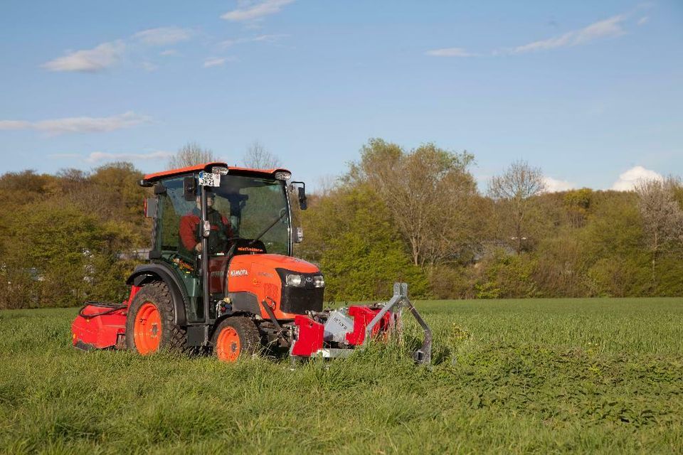 Kleintraktor mit Anbaugeräten mieten - KUBOTA ISEKI JOHN DEERE in Nottuln