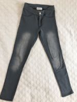 H&M Jeanshose Gr. 134 Hessen - Modautal Vorschau