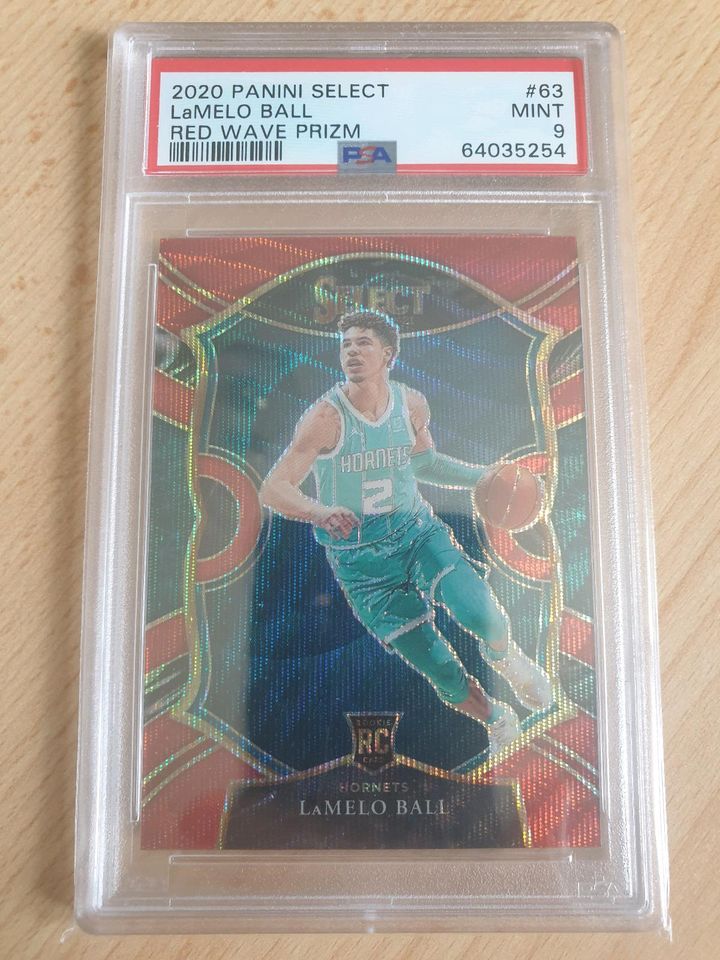 Lamelo Ball 2020-21 Select Basketball Red Wave Prizm Rookie PSA 9 in Berlin