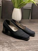 Peter Kaiser Pumps Schuhe blau/schwarz Gr. 5. 37,5 Niedersachsen - Hessisch Oldendorf Vorschau