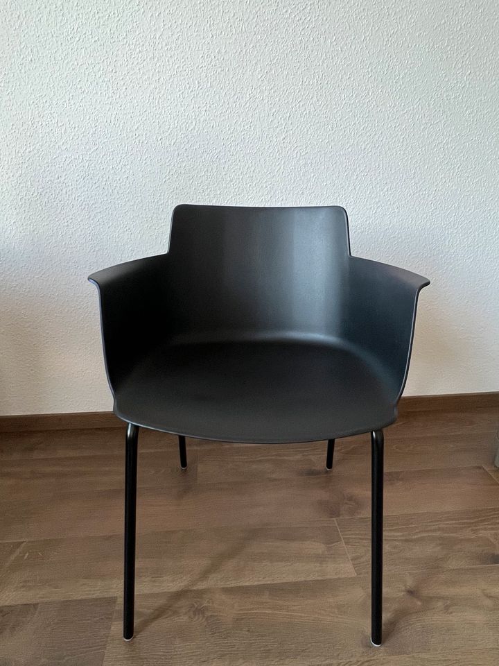 Esstisch mit vier Stühlen in Wiesbaden