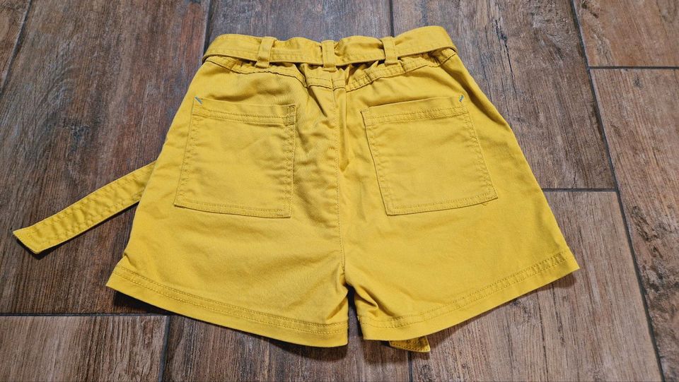 Mini Boden Shorts mit Taillenschnürung Gr.134 in Trier