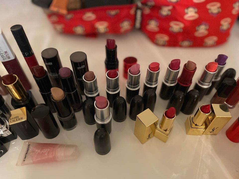 Lippenstift, lipstick, lipgloss MAC YSL Estee Lauder etc. in Bonn