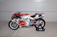 suche OGV für Minichamps 1:12 Suzuki RGV 500 K.Schwantz Bayern - Mötzing Vorschau