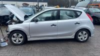 Hyundai i30 FD CW Schlachtfest Ersatzteile 1.4 G4FA RAH SILBER Nordrhein-Westfalen - Bergkamen Vorschau