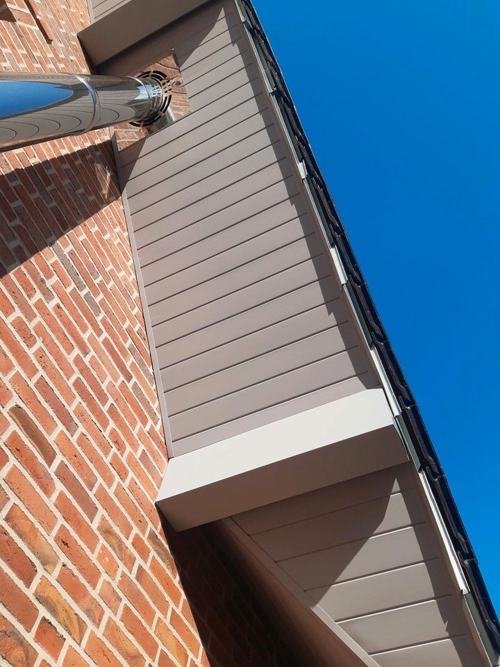 Traufenschalung Kunststoffpanelle Dach Kunststoffverkeidung in Legden
