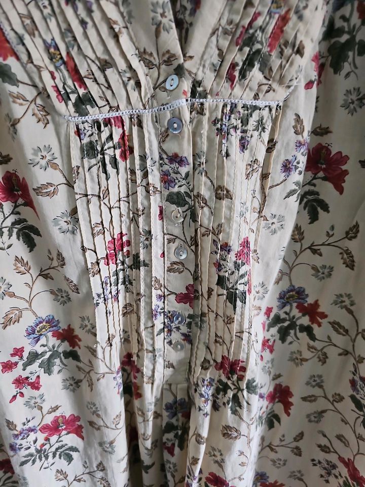 Florale Bluse von Zara in Bünde