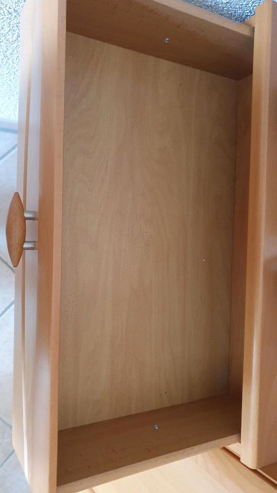 Schrank -Kombination mit Garderobe und Kommode aus Holz wie Neu in Tussenhausen