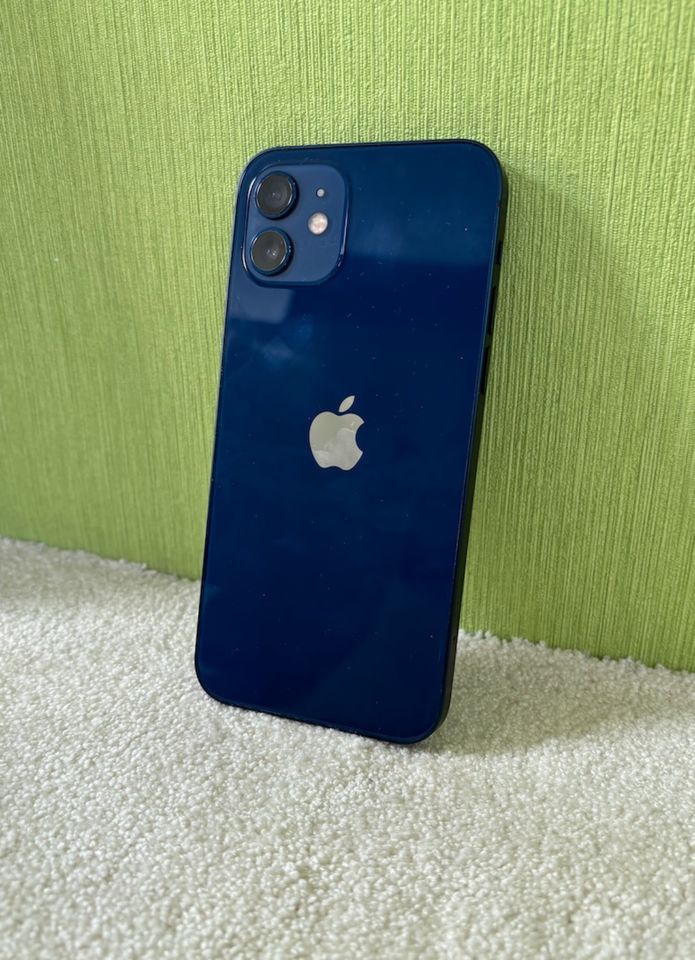 iPhone 12 64GB Blau in Malliß