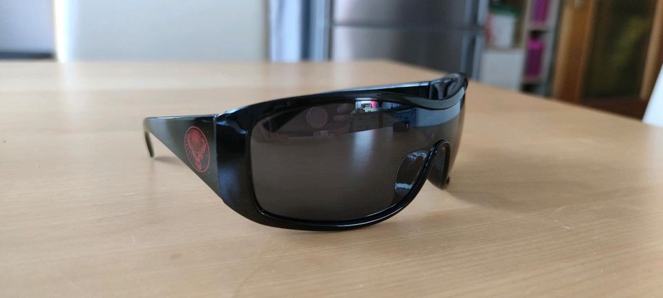 Jägermeister Sonnenbrille Logo Schriftzug Schwarz Rot Merch Fan in Rauenberg