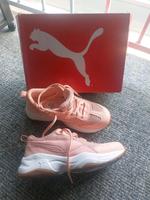 Puma Damen Sportschuhe Gr.37 NEU Niedersachsen - Nordenham Vorschau