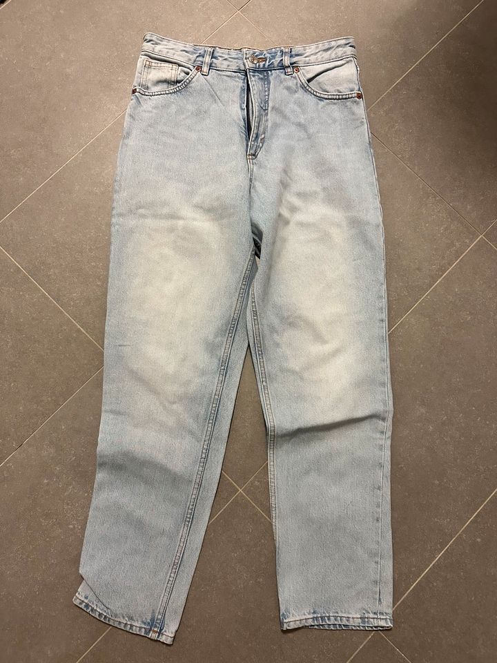 Monki Jeans Light Blue Gr. 29 in Düsseldorf