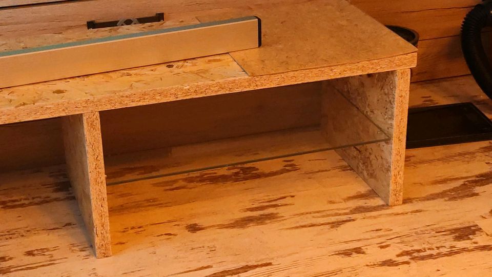 Schreibtischregal/ Monitor Erhöhung mit Glasböden. in Bottrop