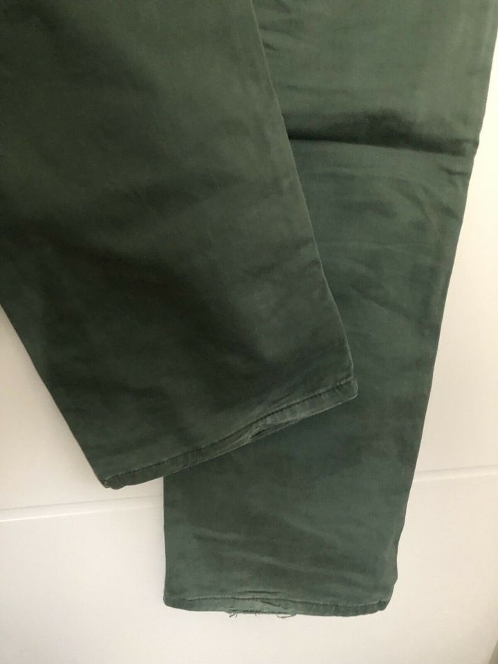 Guess Herren Hose Gr W31 L34 Chino Stoffhose Original grün Top in München