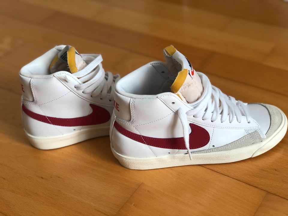 Nike Blazer 77 weiss-weinrot in Karlsruhe