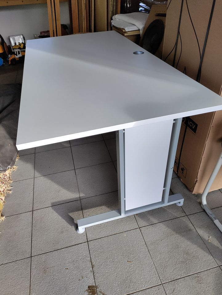 Schreibtisch "System" weiß 160 cm x 80 cm , hochwertig in Radibor