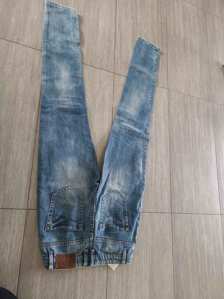 s'Oliver jeans Hose Größe 164 in Plüderhausen