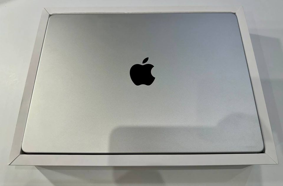 MacBook Pro 14“ M1 Pro, 16 GB RAM, 1 TB SSD, 90 Ladezyklen in Wuppertal