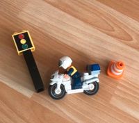 Lego Duplo Polizist mit Motorrad 5679 Thüringen - St. Kilian Vorschau