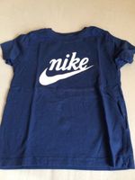 Nike Tshirt dunkelblau Gr. 122/128 Nordrhein-Westfalen - Detmold Vorschau