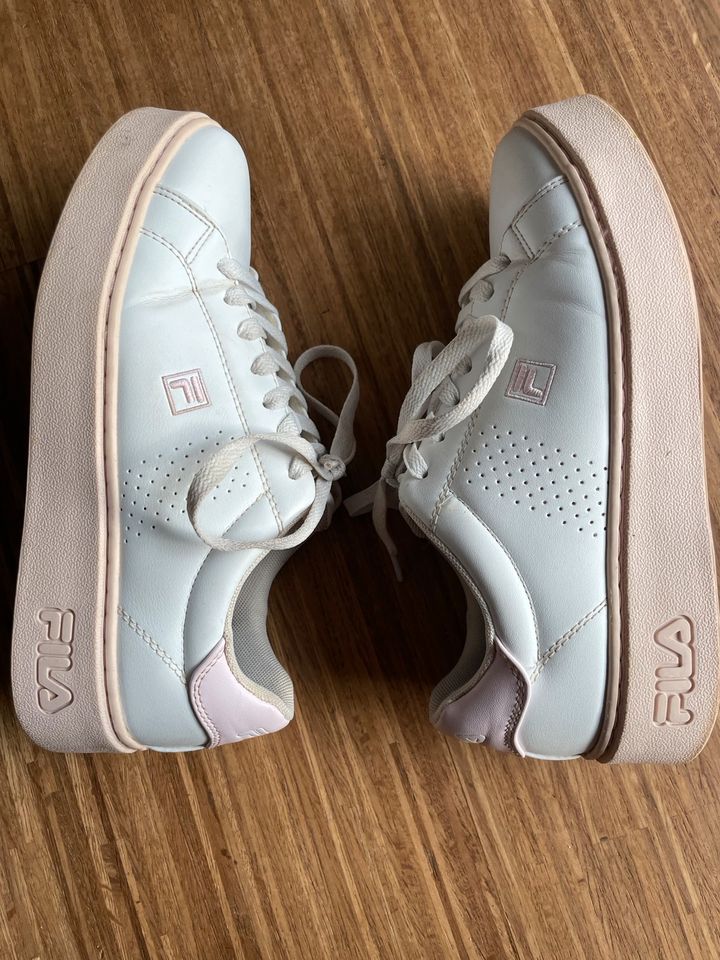 FILA Sneakers Weiß rosa flacher Absatz 39 in Hamburg