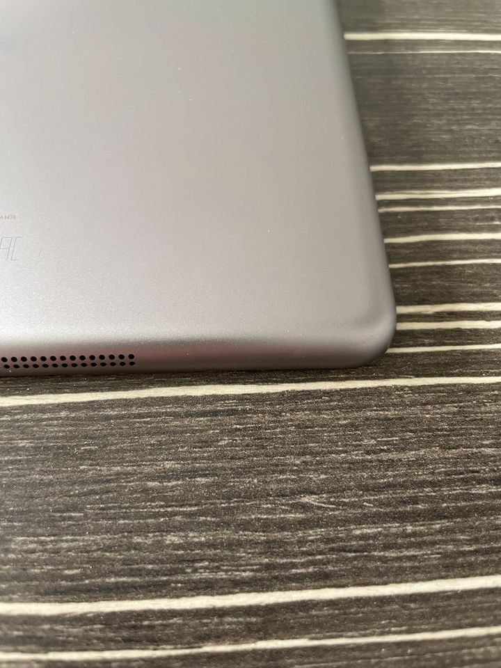 IPAD AIR MODEL: A1474 16GB SPACE GREY in Unterschleißheim